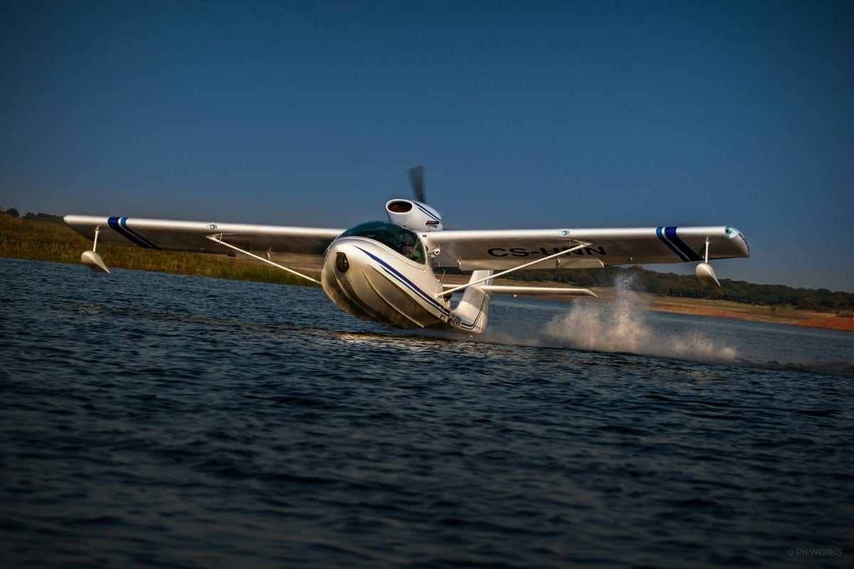 SEAMAX M-22 operando na água